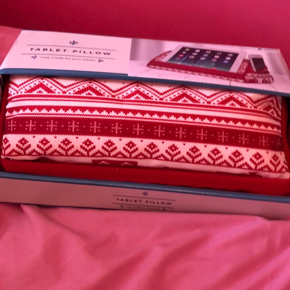 Lapgear red and white knit tablet pillow
